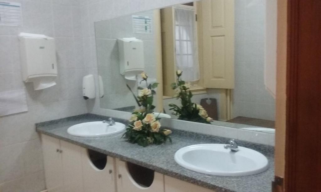 Pensao Avenida Hotel Penacova Ngoại thất bức ảnh